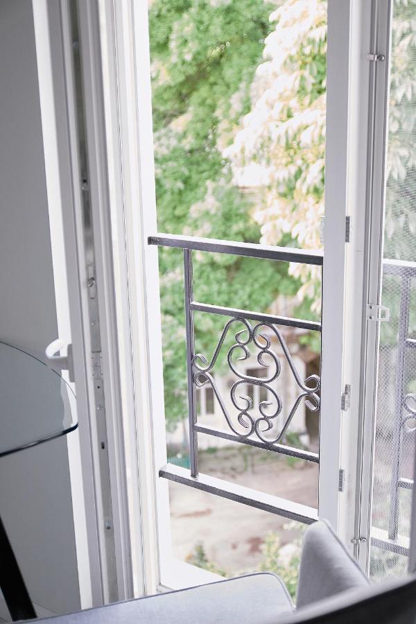 White Door Apartments Heart Of Odessa 4 Экстерьер фото