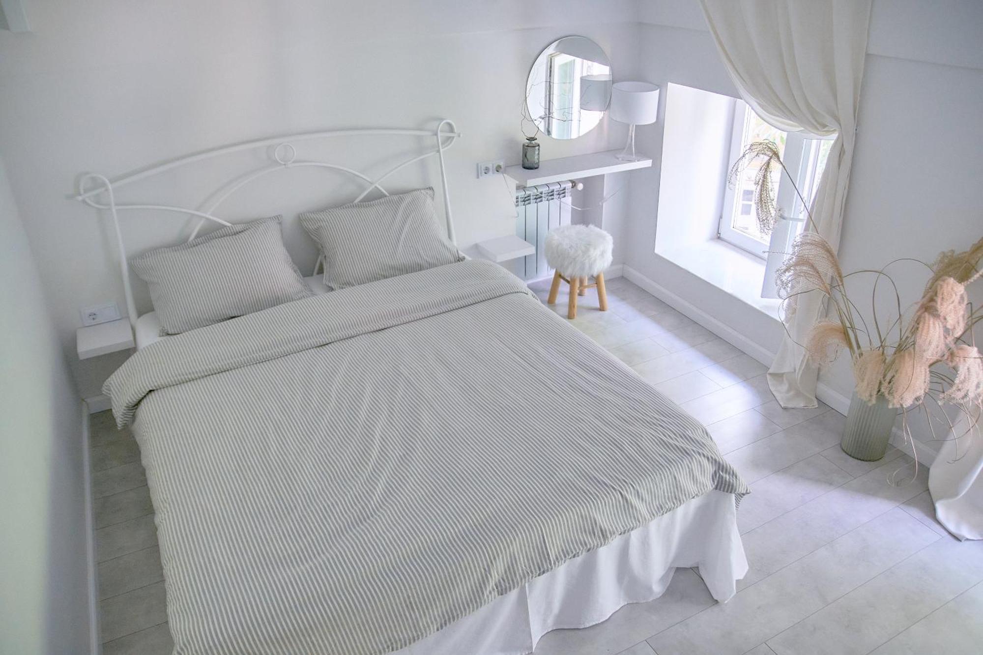 White Door Apartments Heart Of Odessa 4 Экстерьер фото